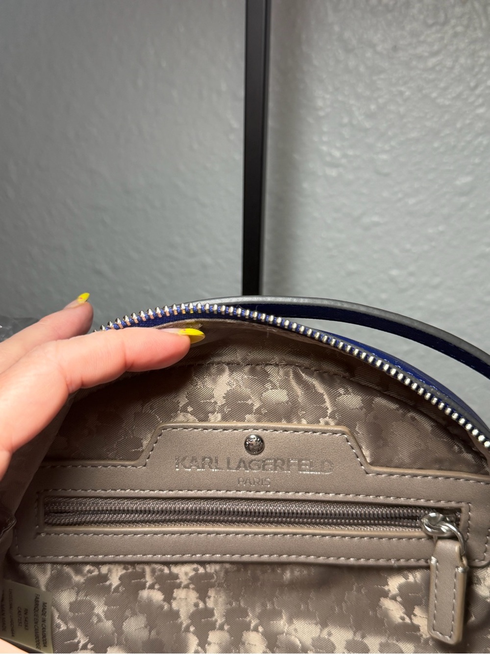 Unique Karl Lagerfeld Paris K/Ikonik Maybelle Dome Crossbody Blue Peekaboo Bag - Picture 14 of 16